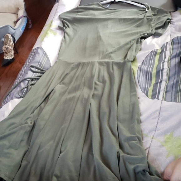 Dress - Picture 3 of 3